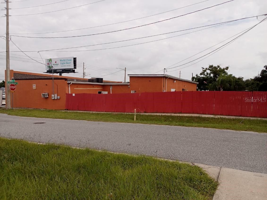 Image 8 of 25 For 1877 Orange Blossom Trail S