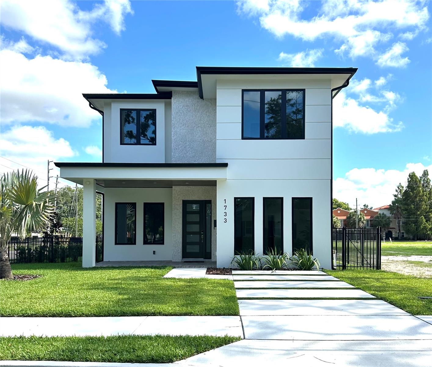 Image 3 of 57 For 1733 Harmon Avenue