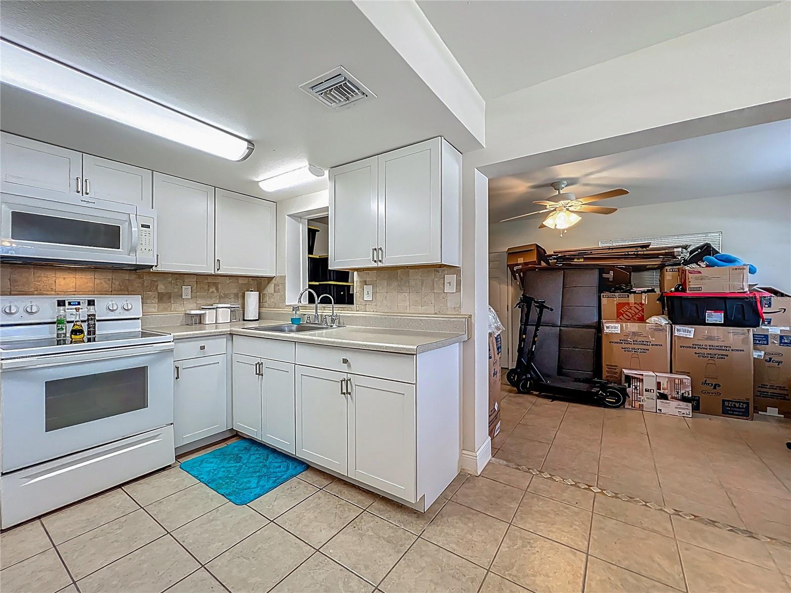 Image 11 of 41 For 2728 Hertha Avenue