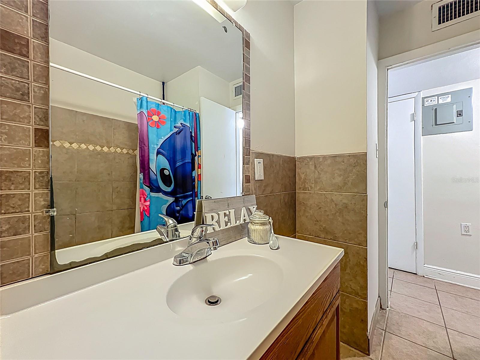 Image 29 of 41 For 2728 Hertha Avenue