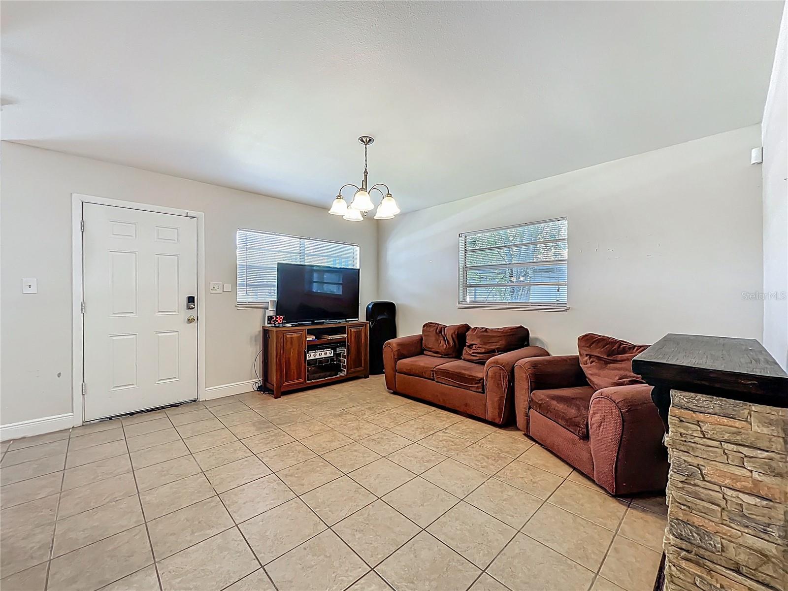 Image 4 of 41 For 2728 Hertha Avenue