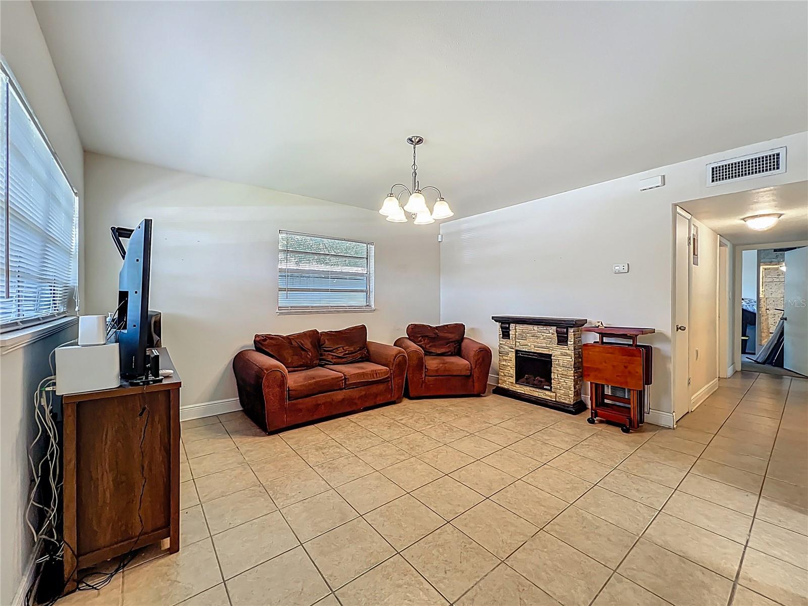 Image 6 of 41 For 2728 Hertha Avenue