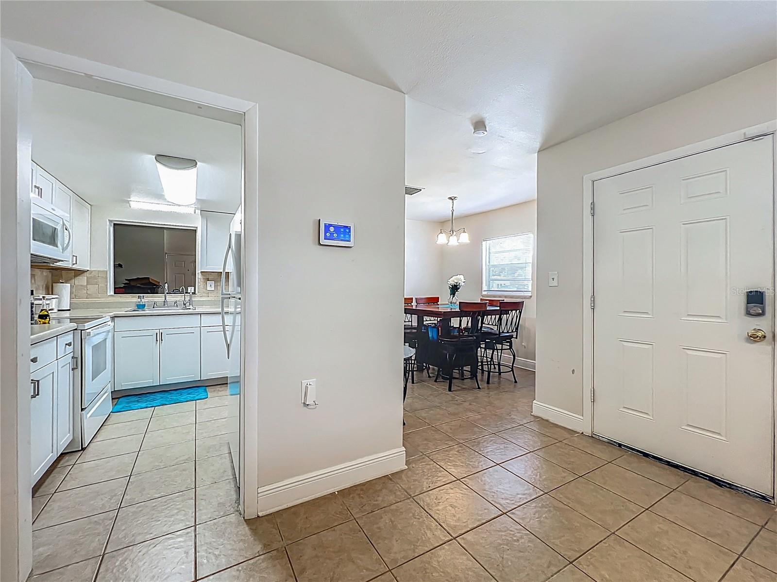 Image 7 of 41 For 2728 Hertha Avenue