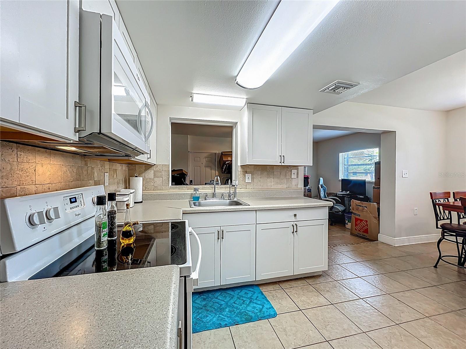 Image 8 of 41 For 2728 Hertha Avenue