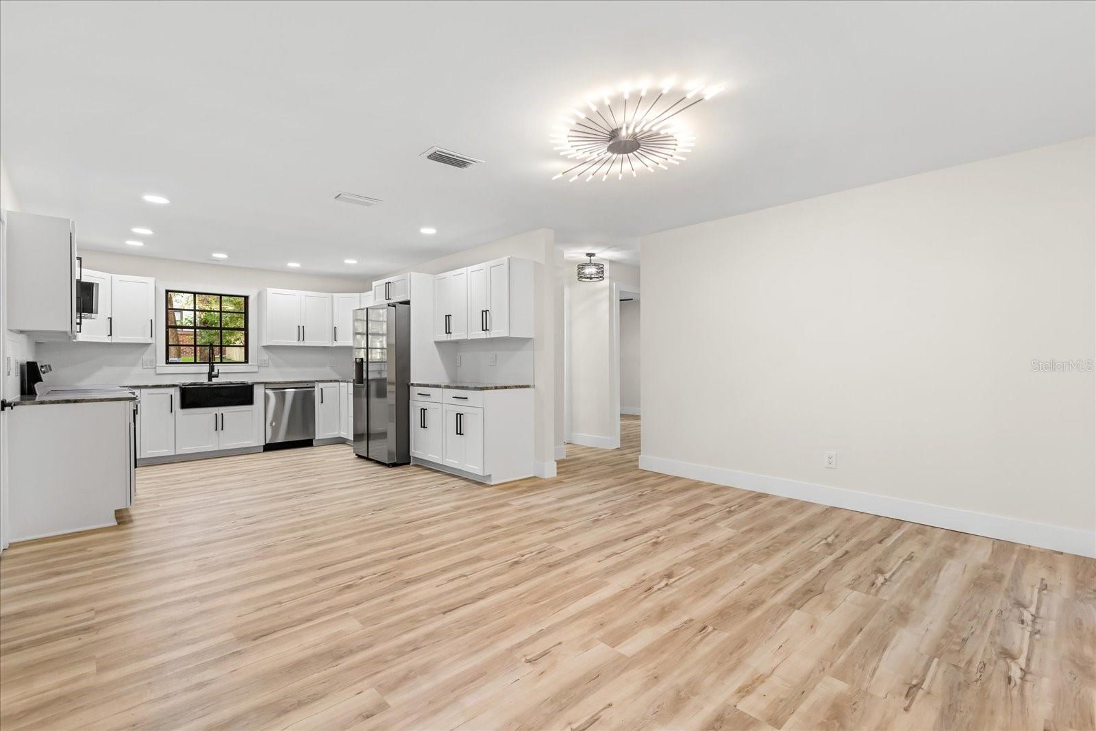 Image 9 of 32 For 643 Princewood Drive