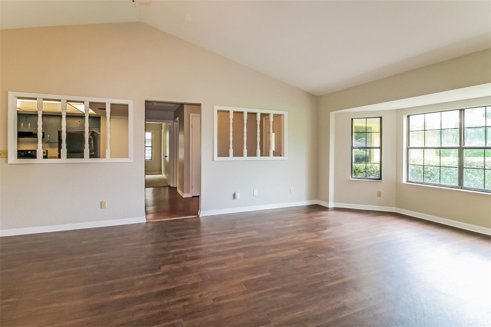 Image 6 of 21 For 10448 74th Court