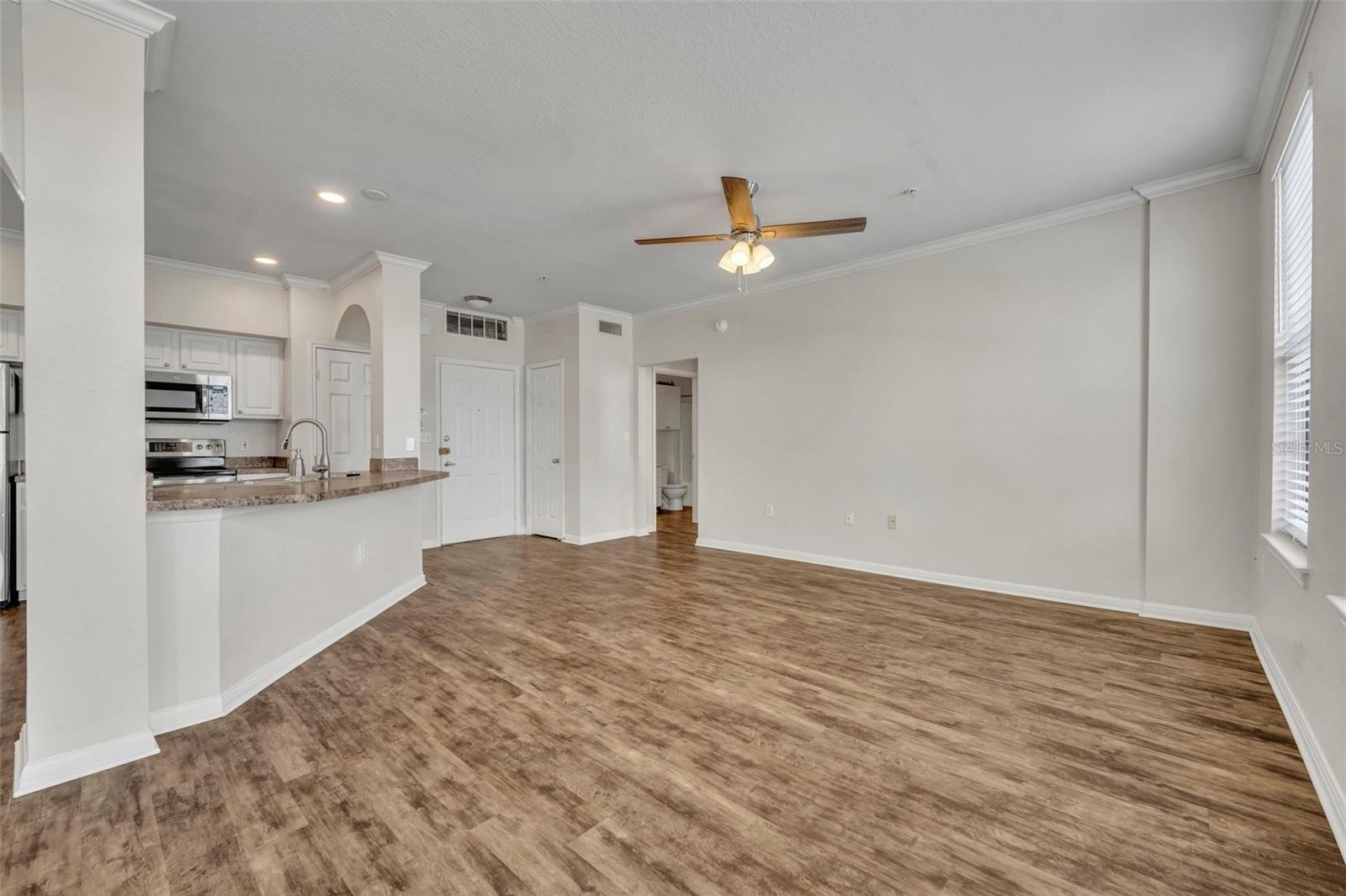 Image 7 of 24 For 911 Orange Avenue 443