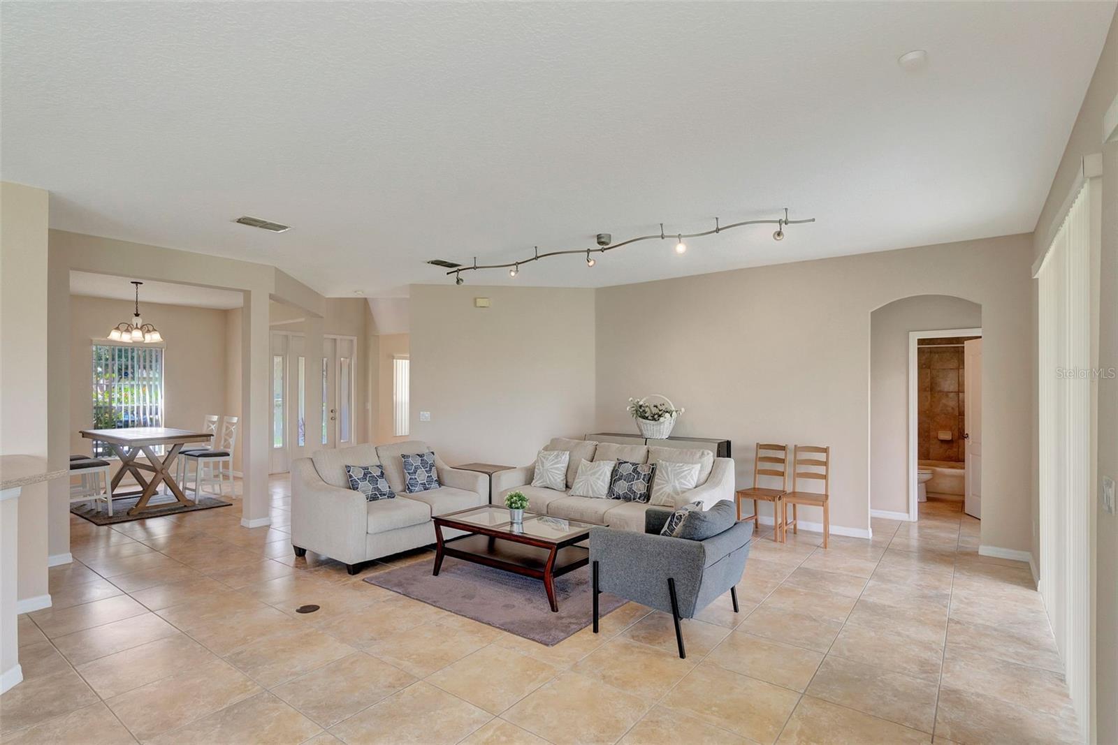 Image 14 of 47 For 5819 Covington Cove Way