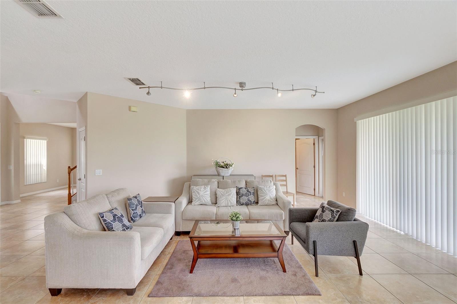 Image 18 of 47 For 5819 Covington Cove Way