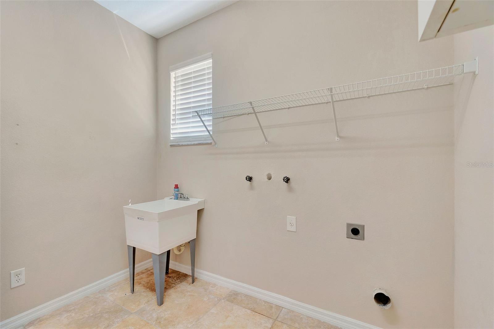 Image 22 of 47 For 5819 Covington Cove Way