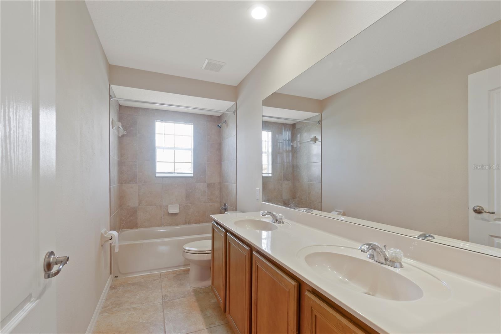 Image 27 of 47 For 5819 Covington Cove Way