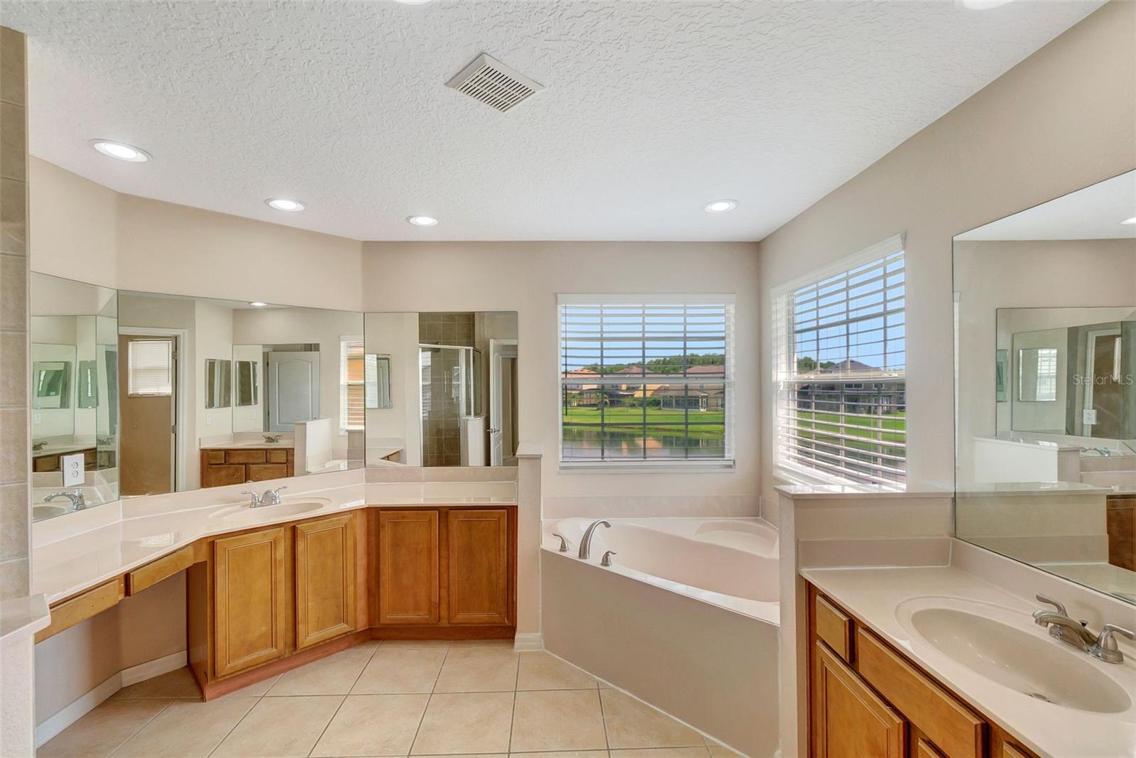 Image 29 of 47 For 5819 Covington Cove Way