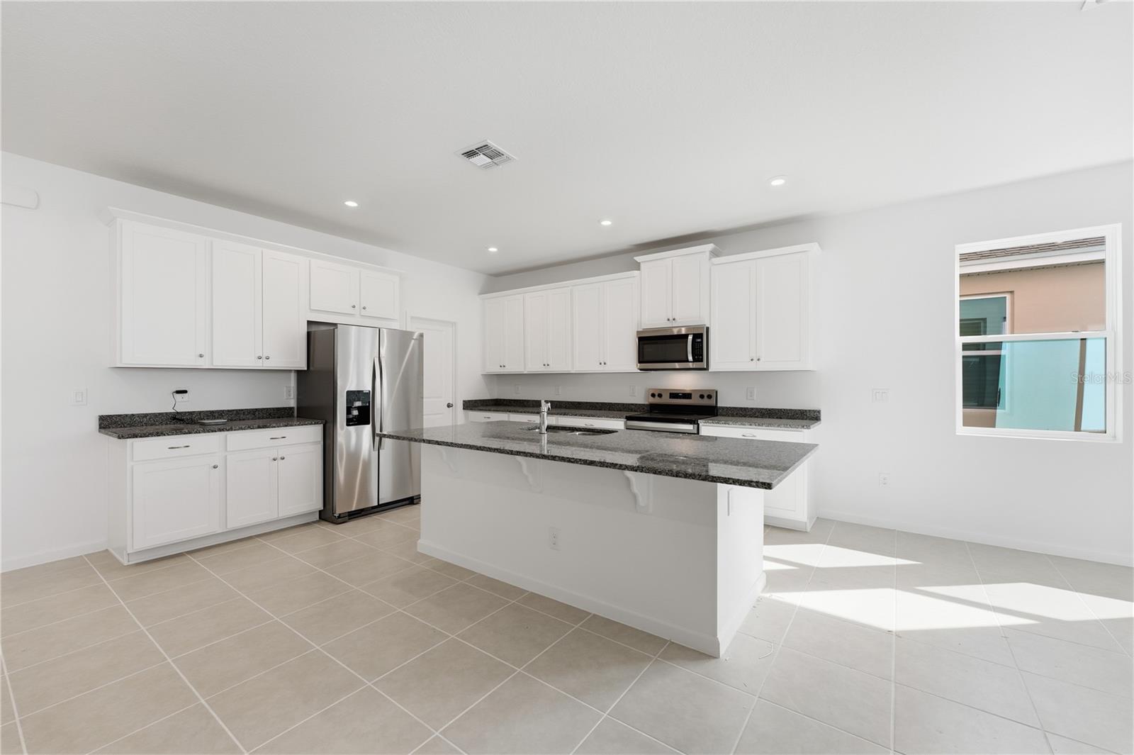 Image 13 of 27 For 504 Green Tracker Avenue