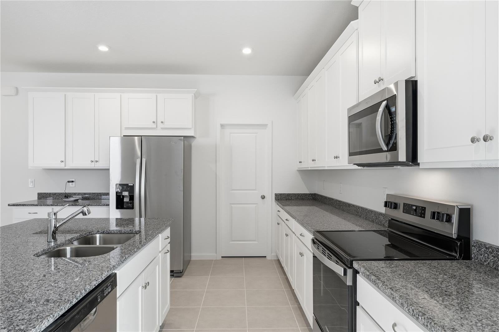 Image 16 of 27 For 504 Green Tracker Avenue