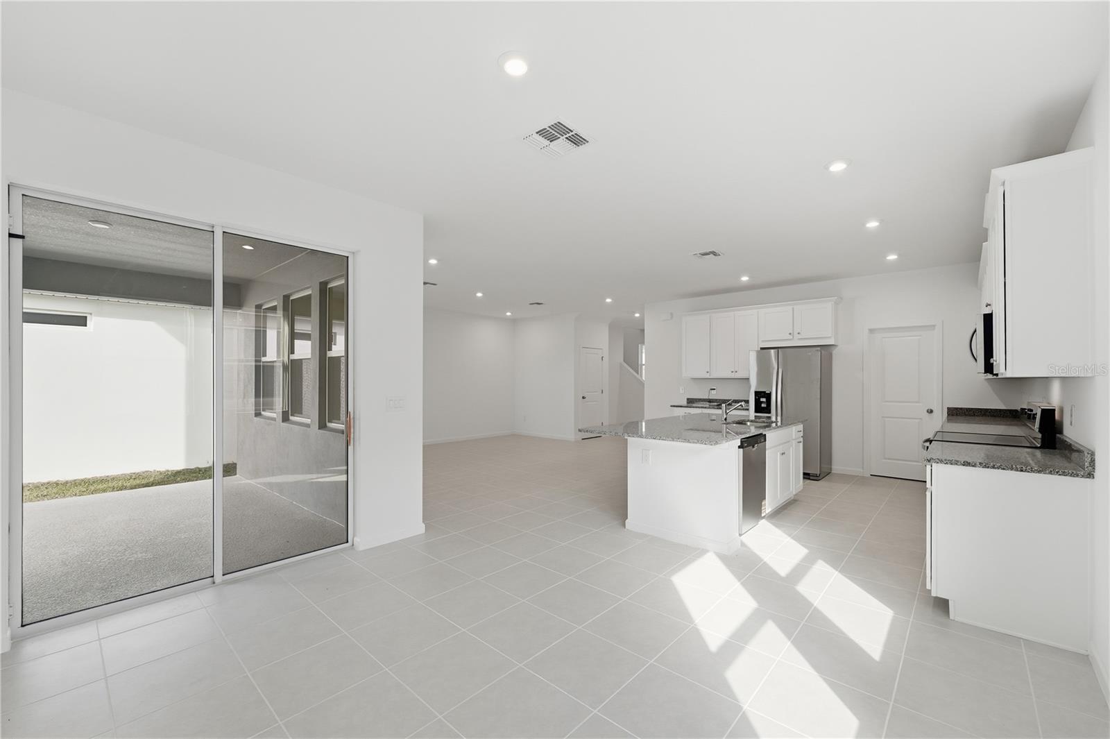 Image 17 of 27 For 504 Green Tracker Avenue