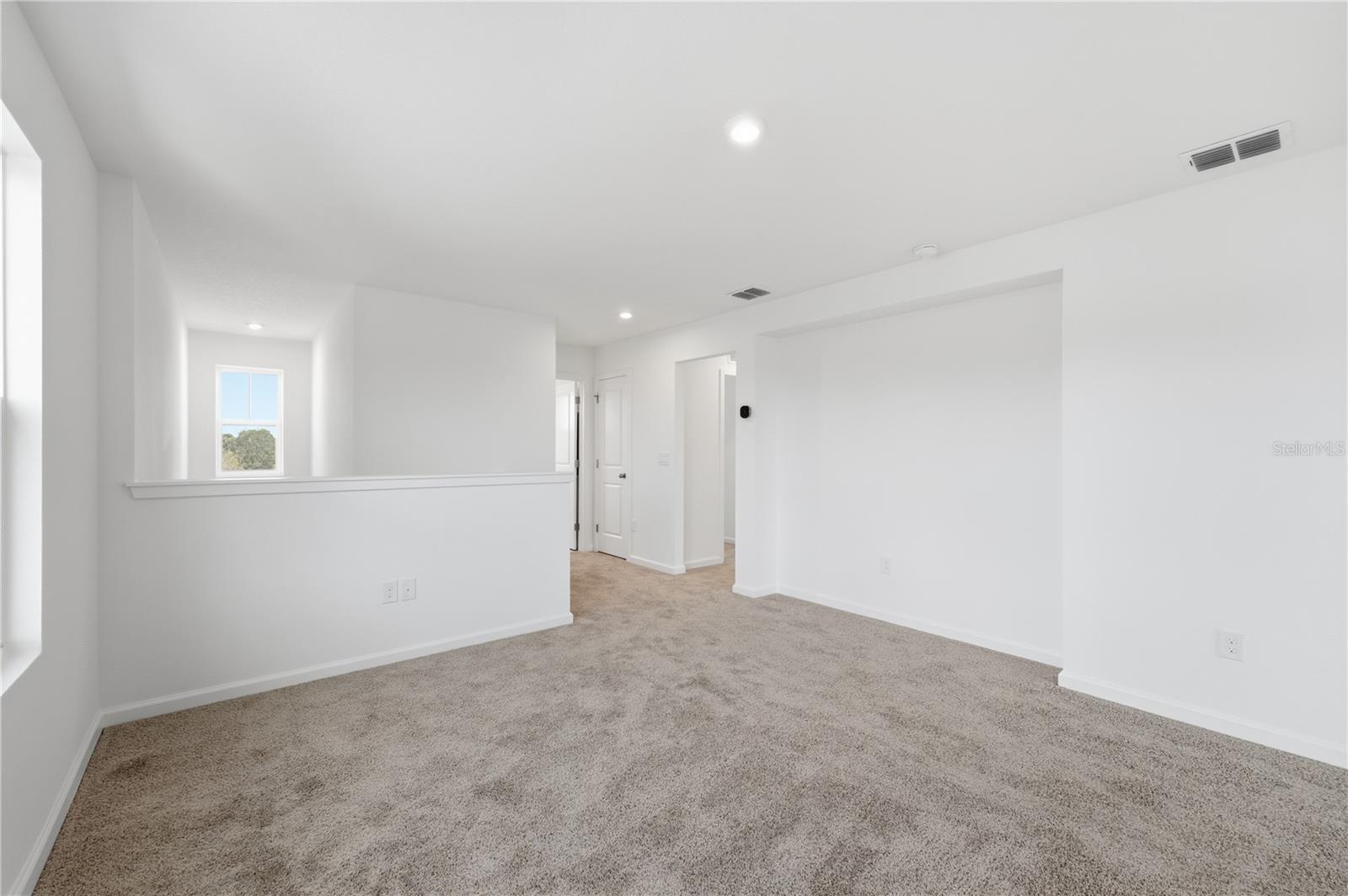 Image 20 of 27 For 504 Green Tracker Avenue