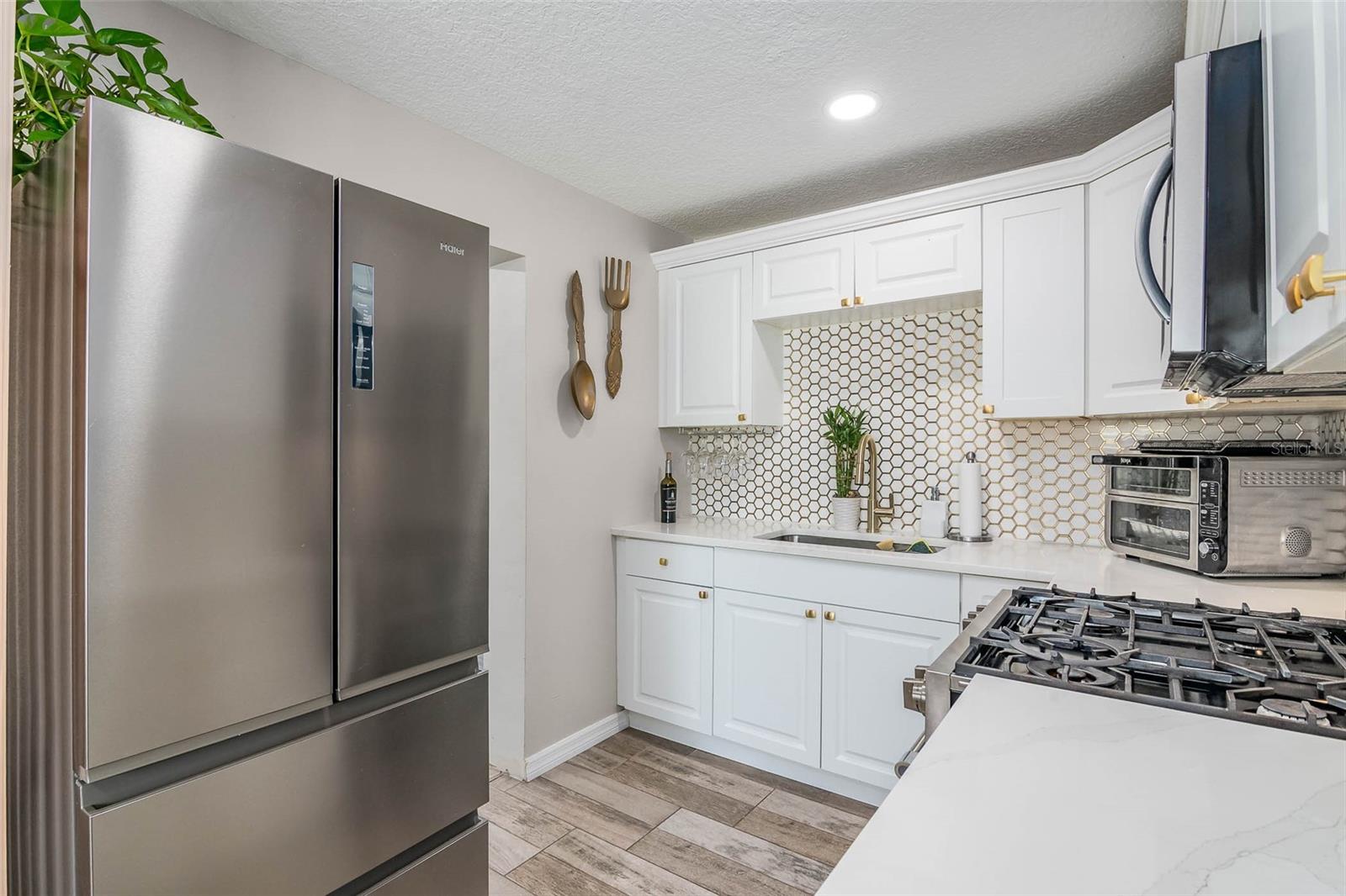 Image 10 of 51 For 808 Camphor Way