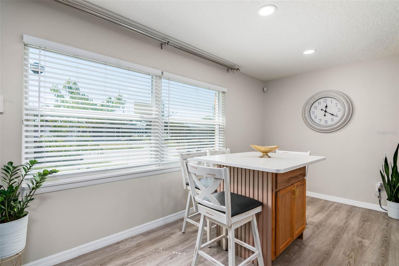 Image 12 of 51 For 808 Camphor Way