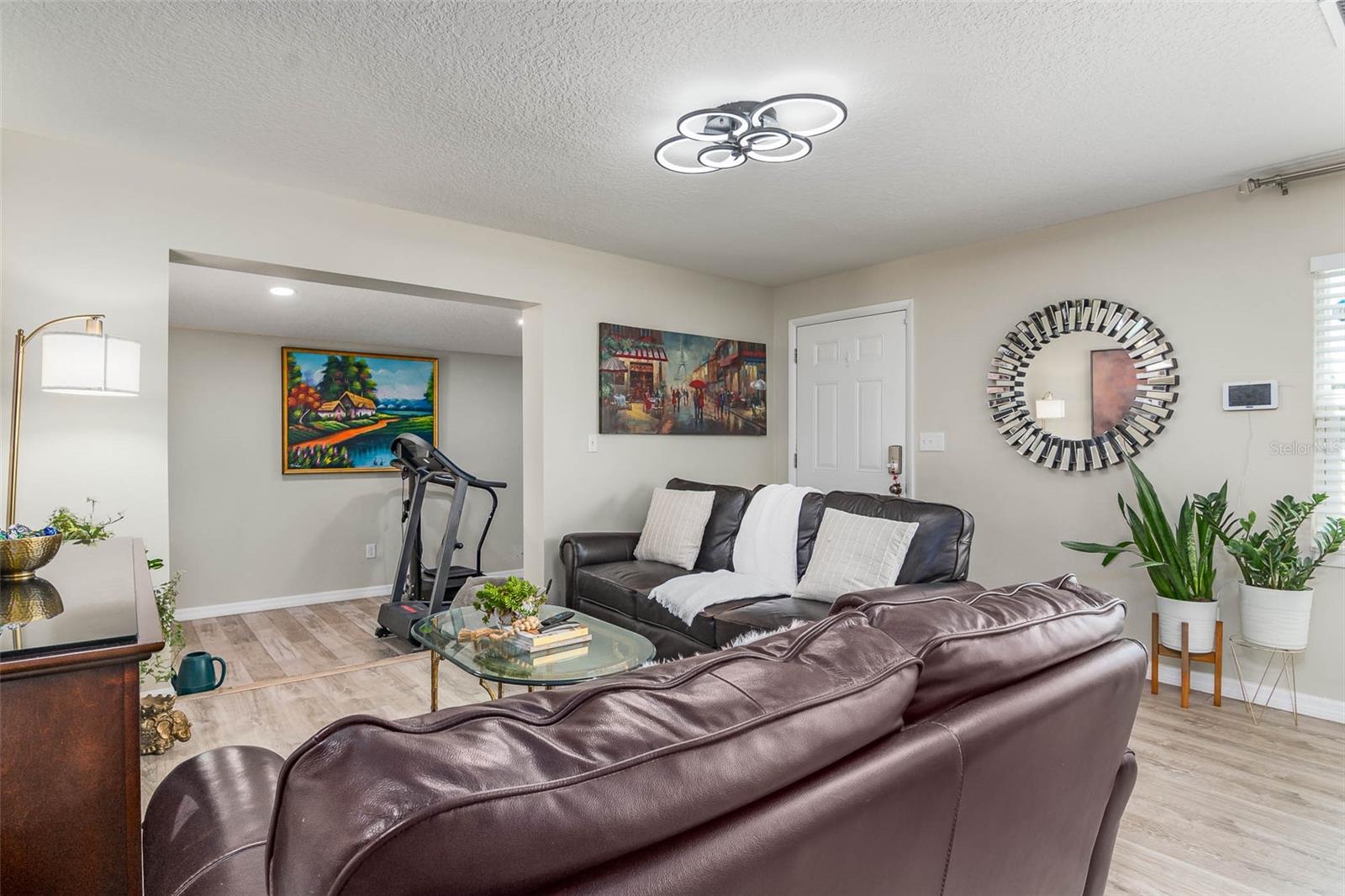 Image 16 of 51 For 808 Camphor Way