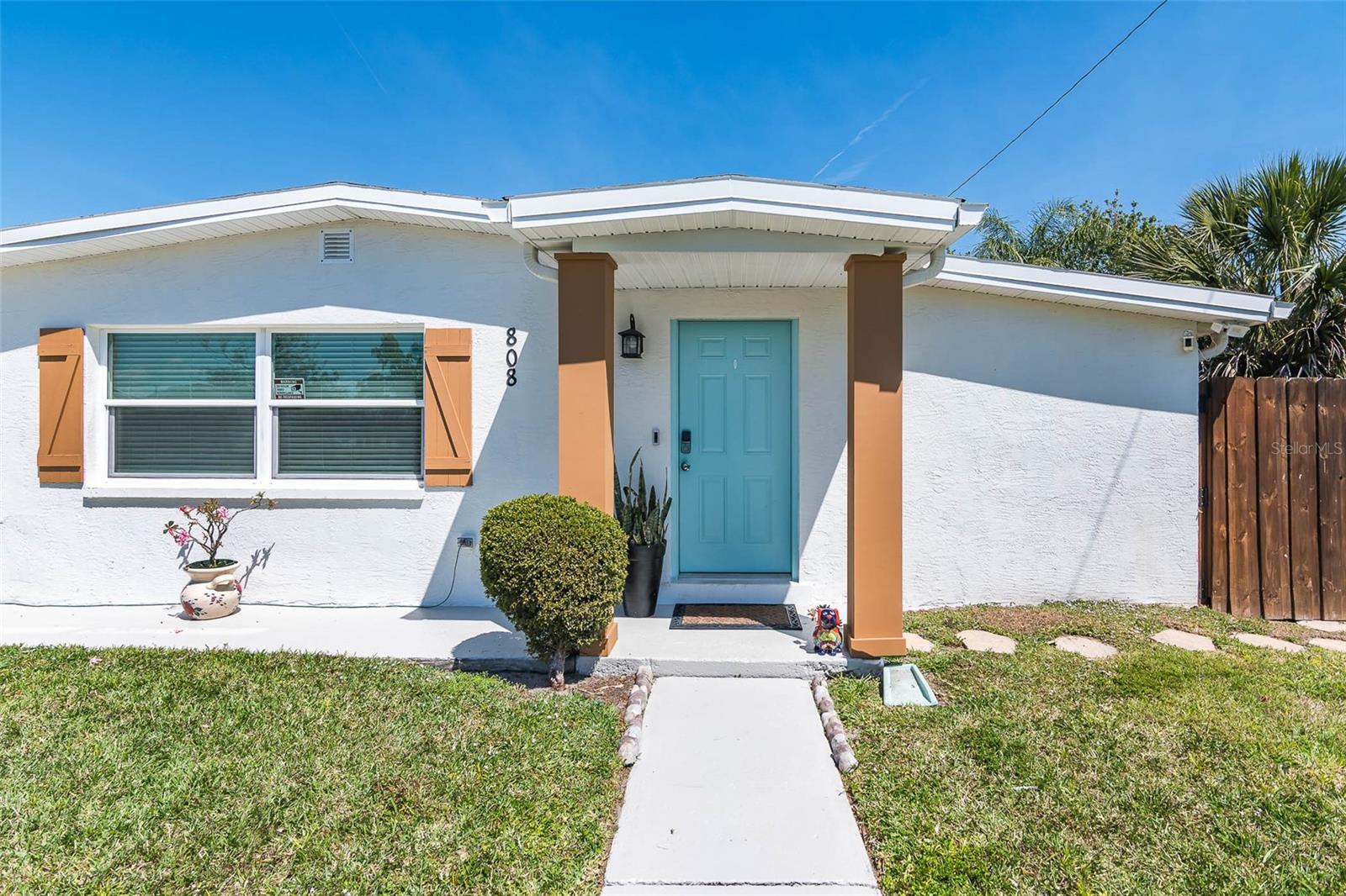 Image 2 of 51 For 808 Camphor Way