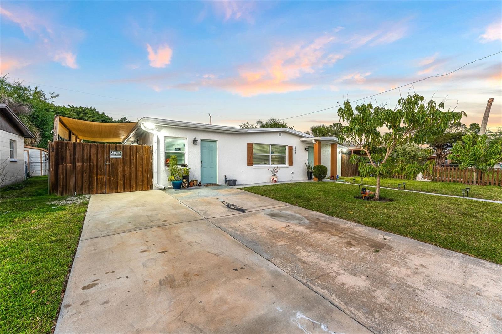 Image 42 of 51 For 808 Camphor Way