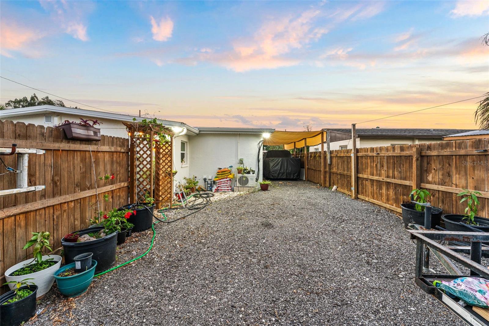 Image 48 of 51 For 808 Camphor Way