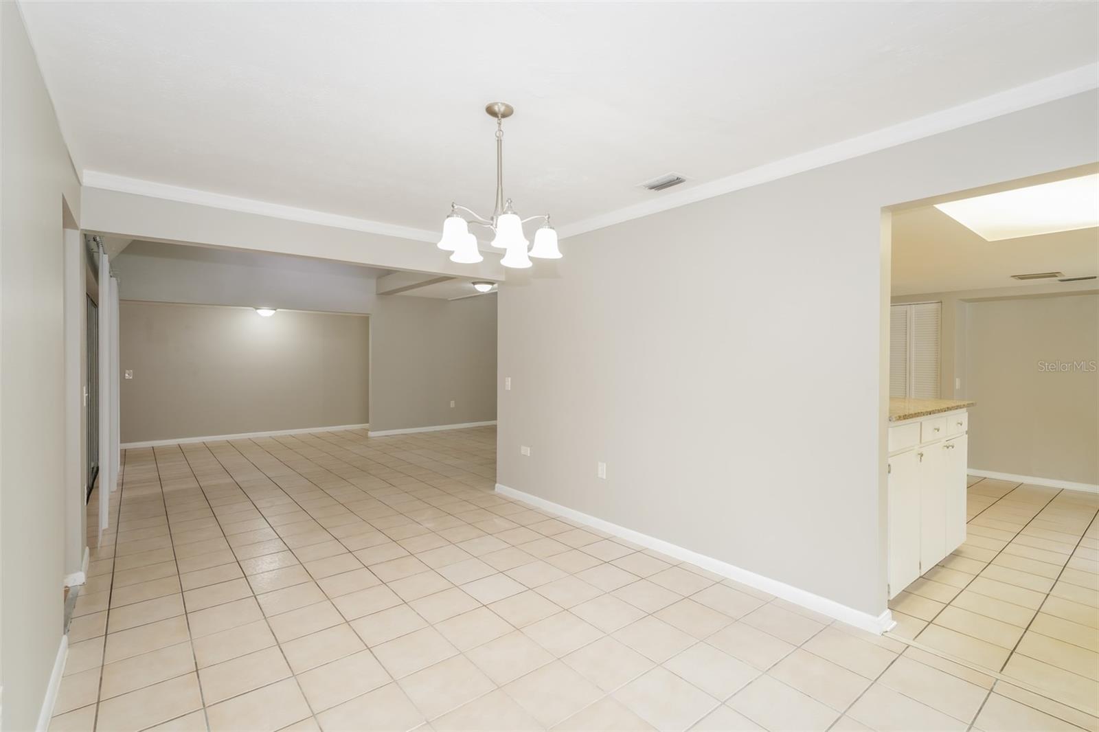 Image 4 of 22 For 1001 Meadowcrest Drive