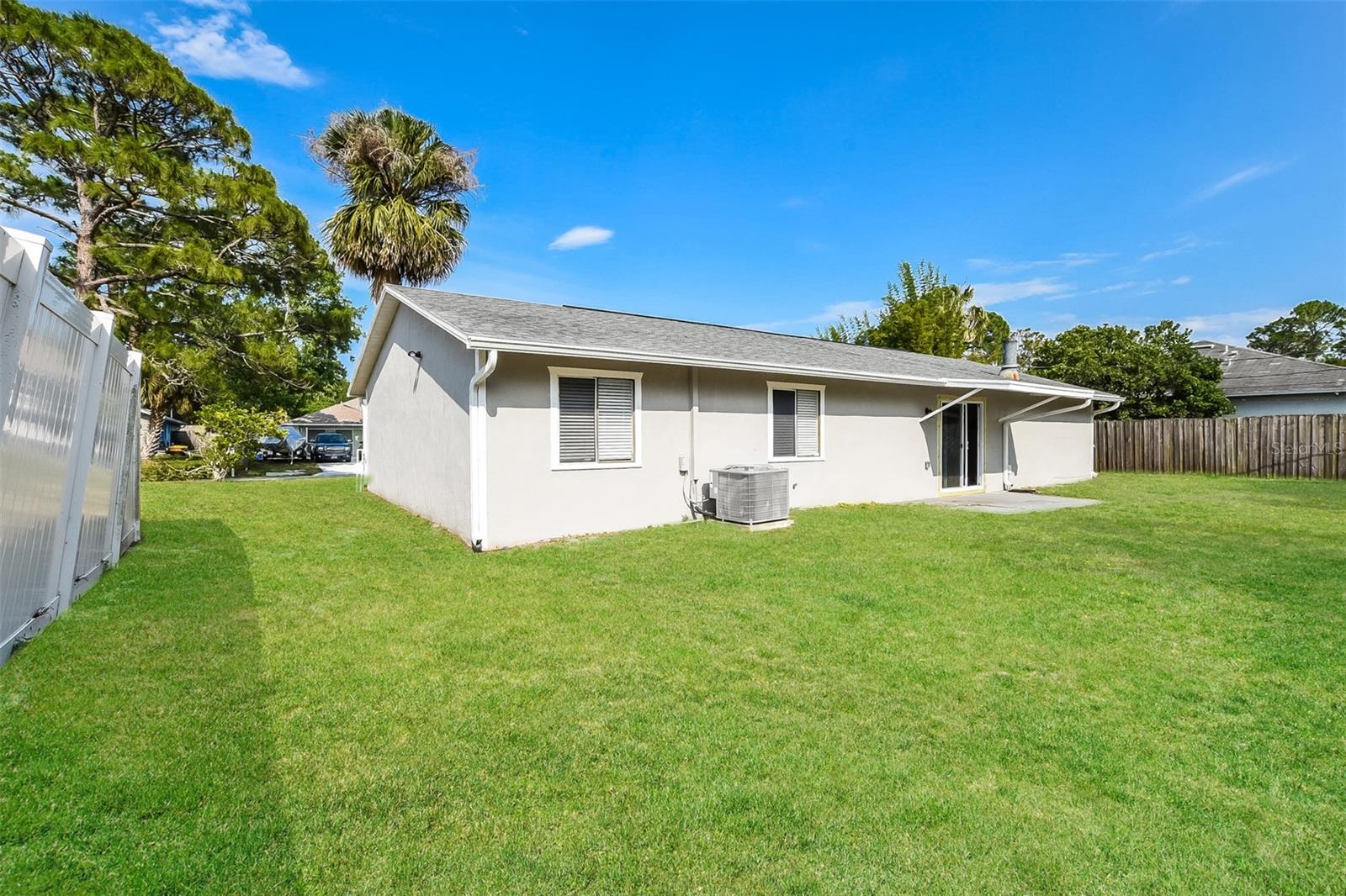 Image 18 of 21 For 3312 Victory Palm Drive