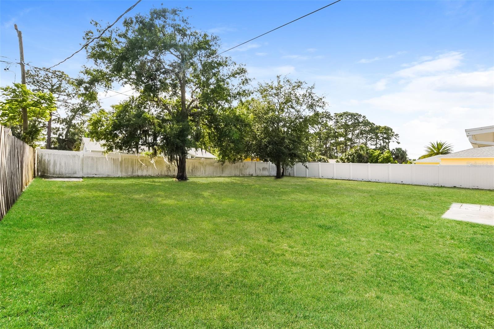 Image 20 of 21 For 3312 Victory Palm Drive