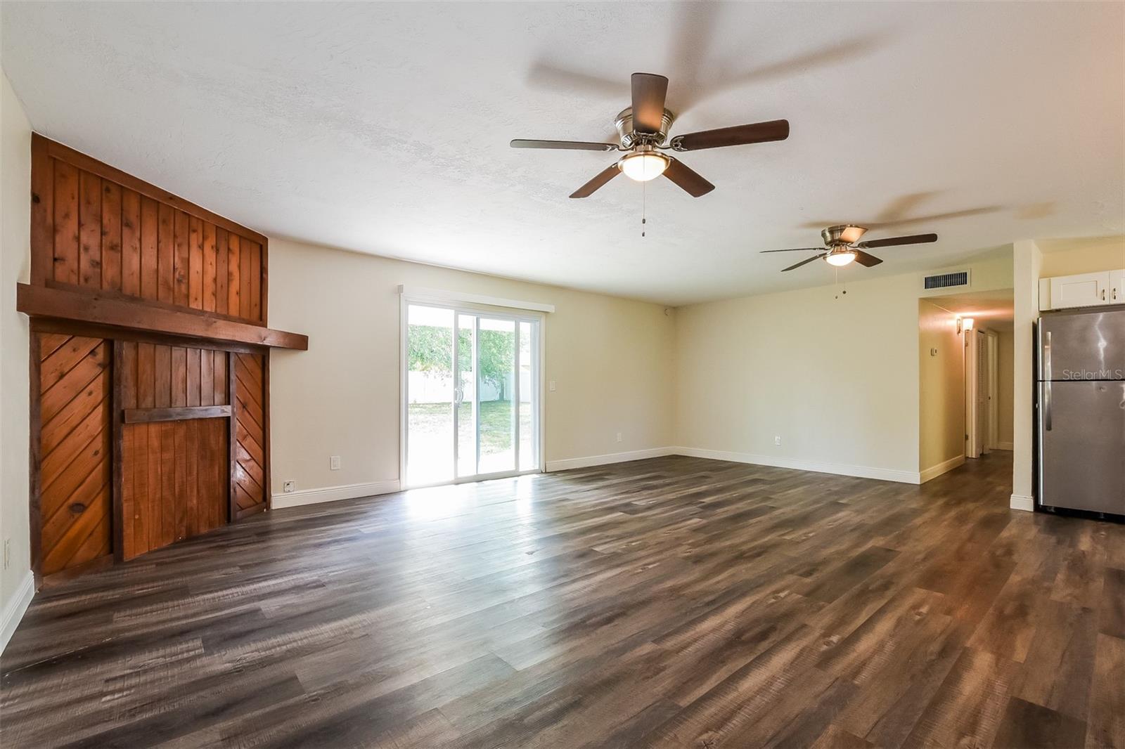 Image 3 of 21 For 3312 Victory Palm Drive
