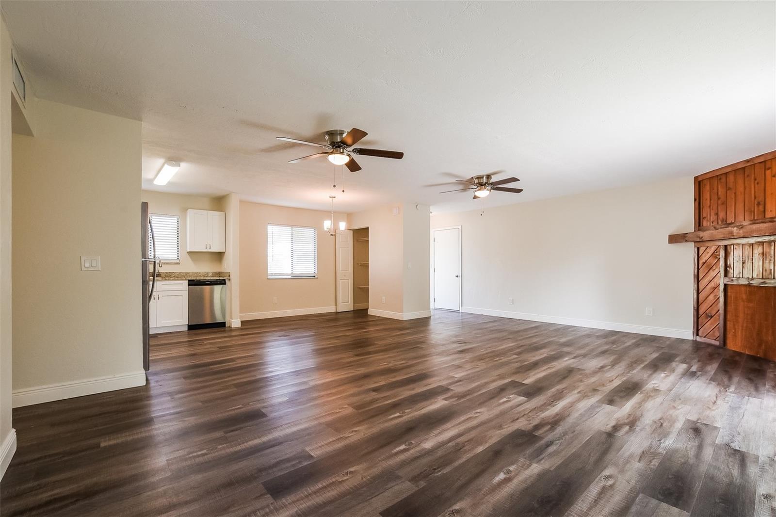 Image 4 of 21 For 3312 Victory Palm Drive