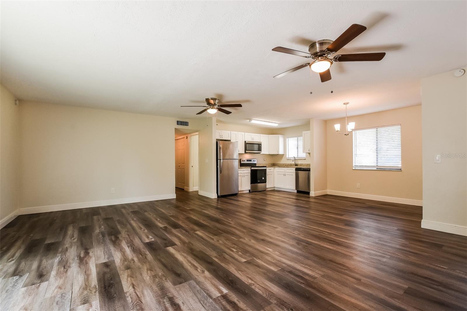 Image 5 of 21 For 3312 Victory Palm Drive