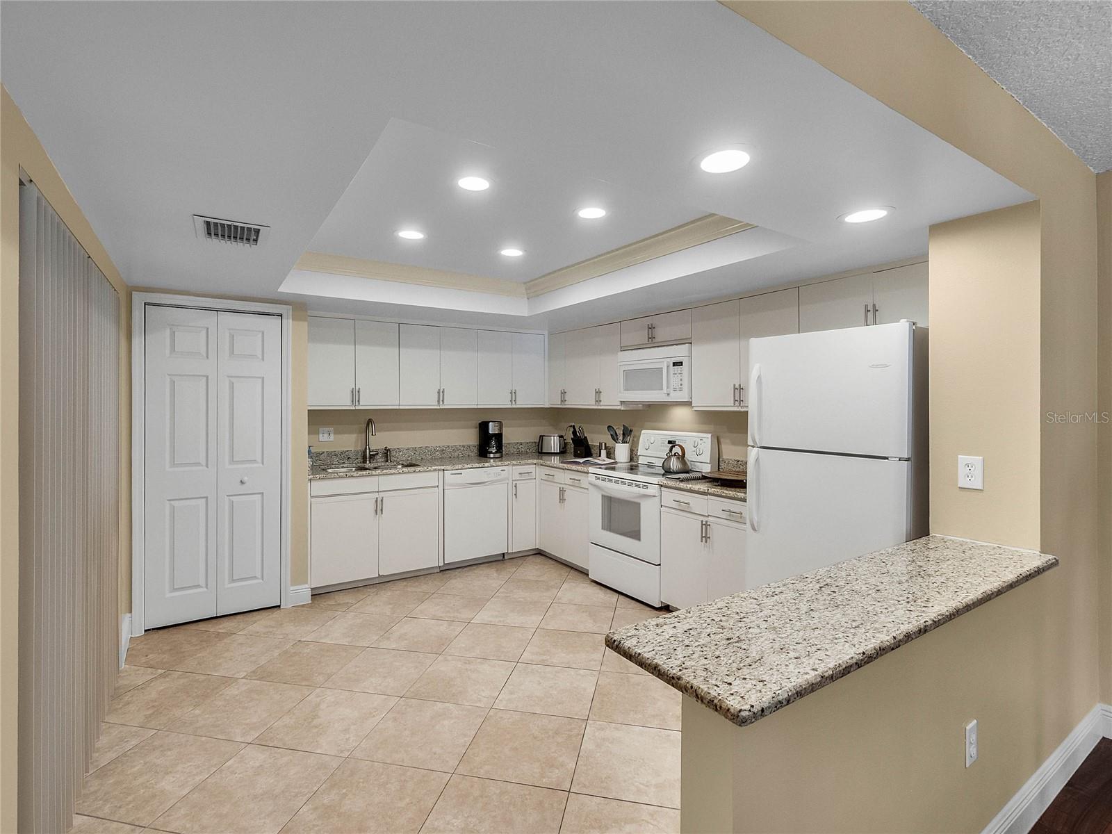 Image 11 of 30 For 1000 Winderley Place 236