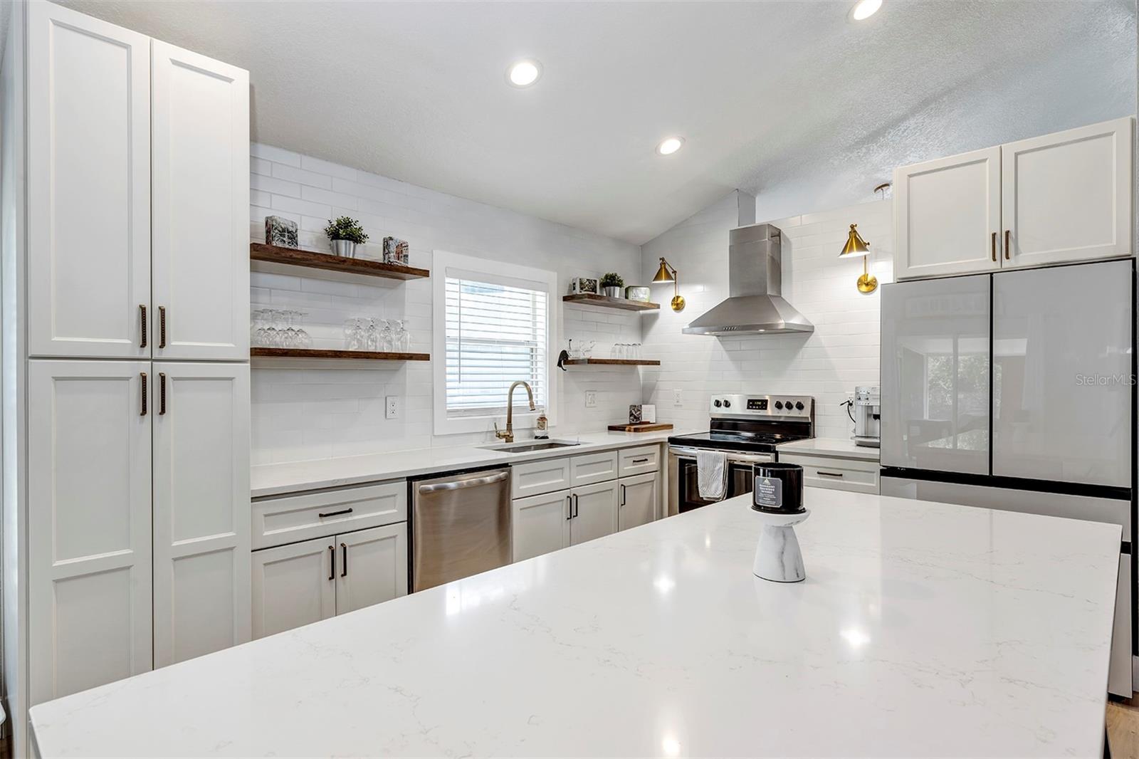 Image 10 of 39 For 3706 Andover Cay Boulevard