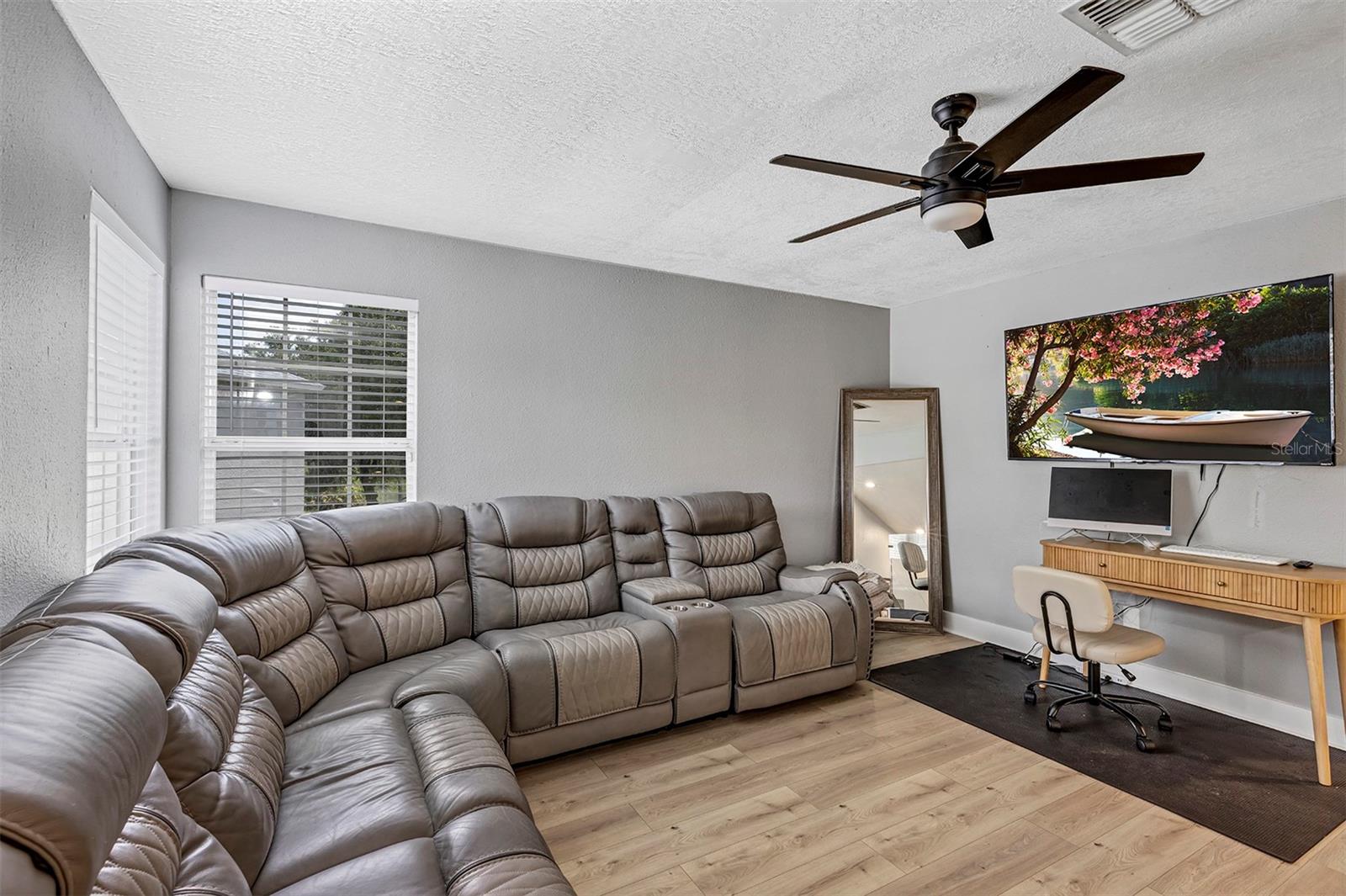 Image 25 of 39 For 3706 Andover Cay Boulevard