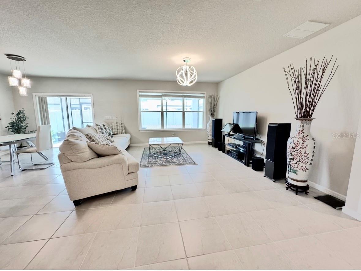 Image 18 of 65 For 3823 Spruce Creek Drive
