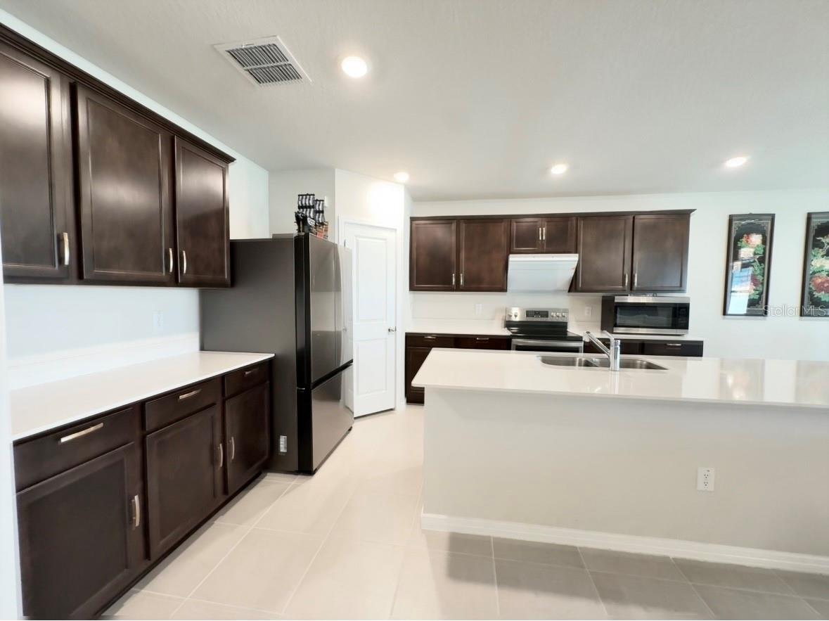 Image 7 of 65 For 3823 Spruce Creek Drive