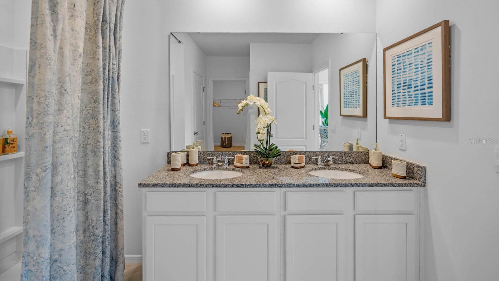 Image 4 of 27 For 208 Taylor Groves Drive
