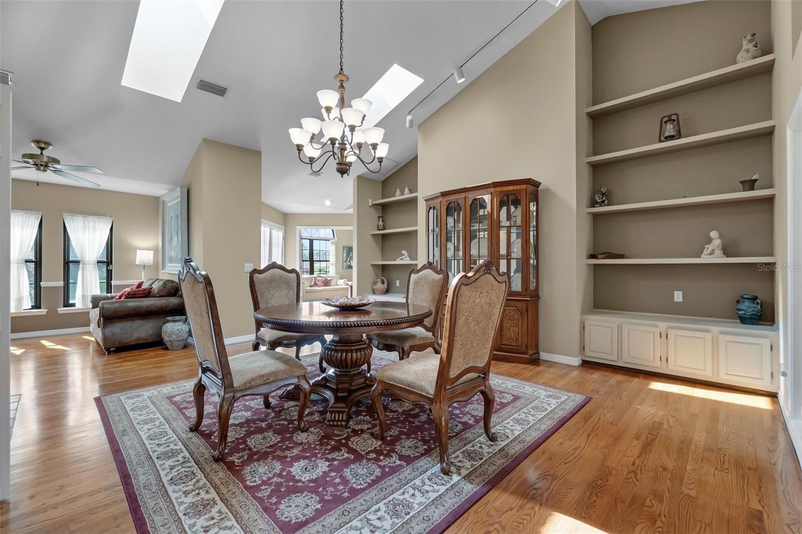 Image 15 of 64 For 9324 Carolview Way
