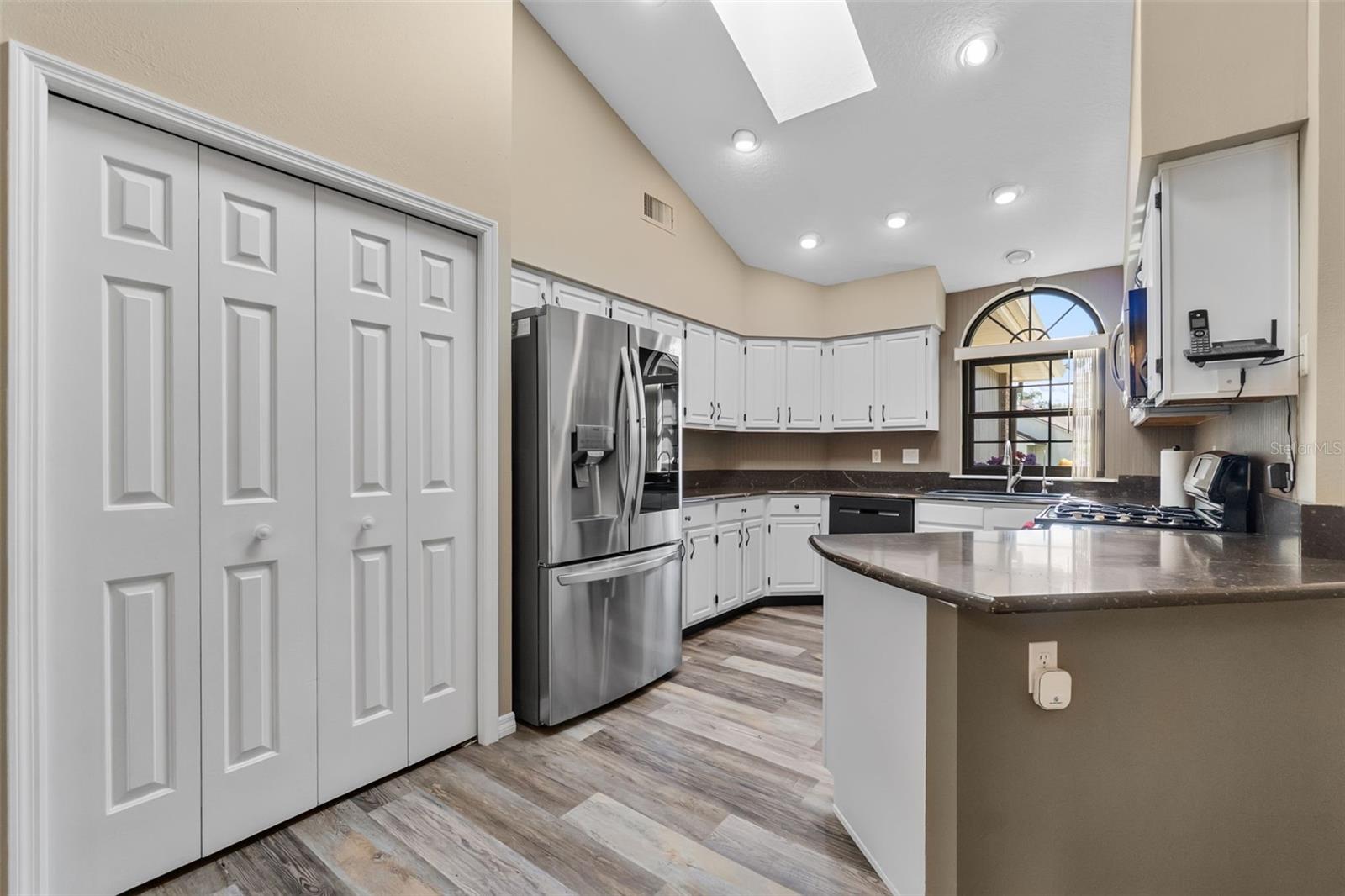 Image 25 of 64 For 9324 Carolview Way