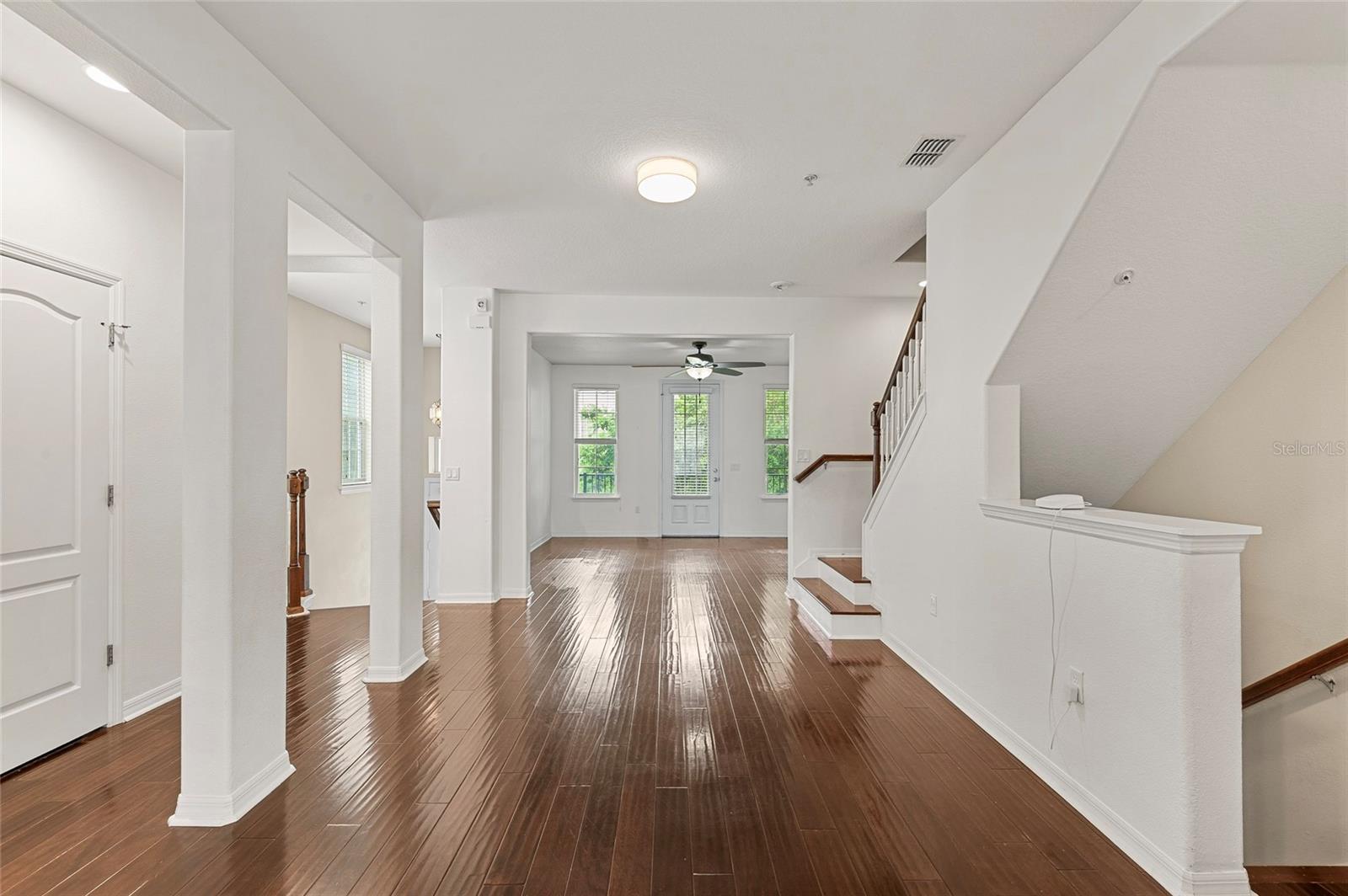 Image 11 of 33 For 2058 Prospect Avenue