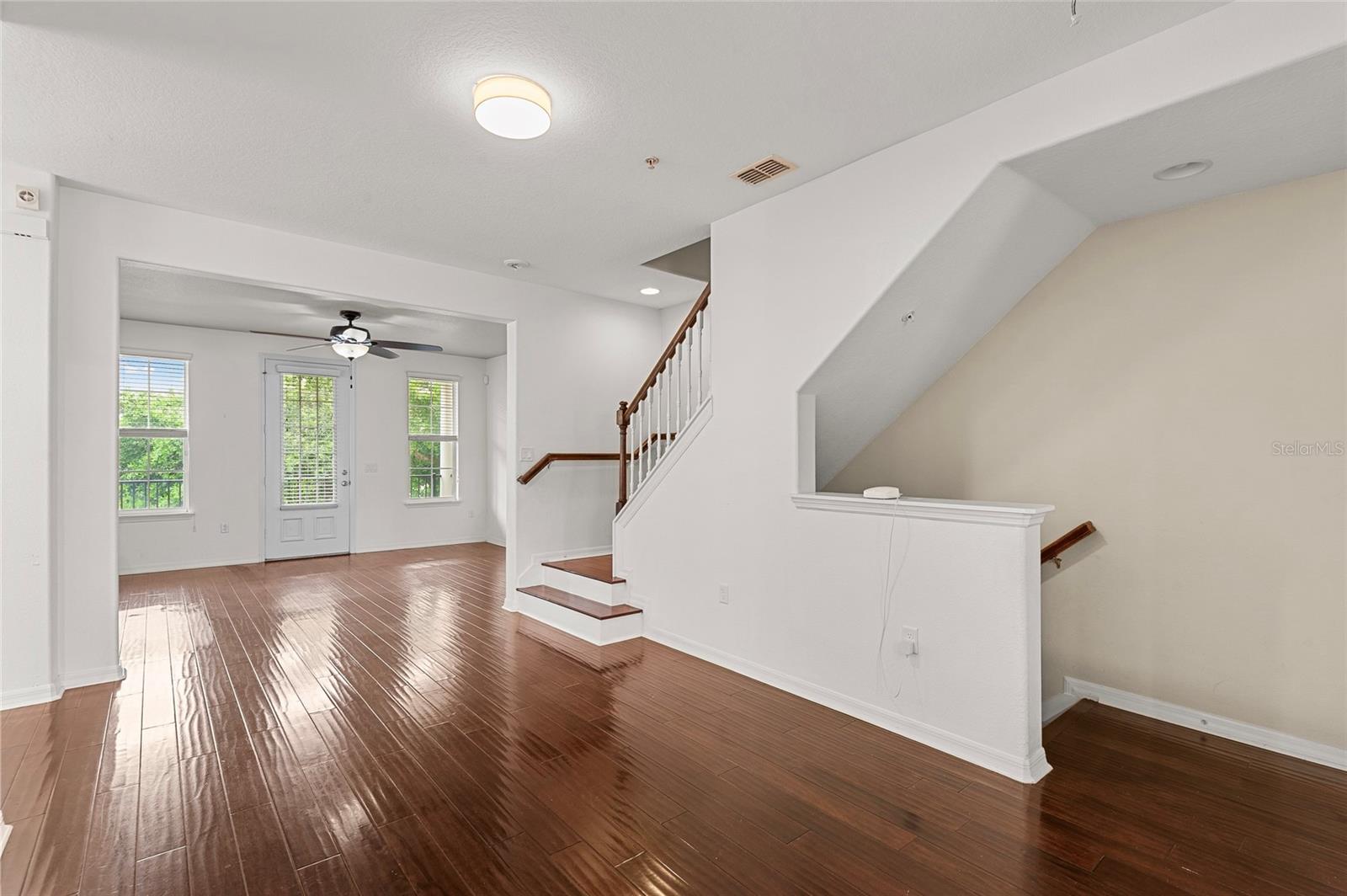 Image 12 of 33 For 2058 Prospect Avenue