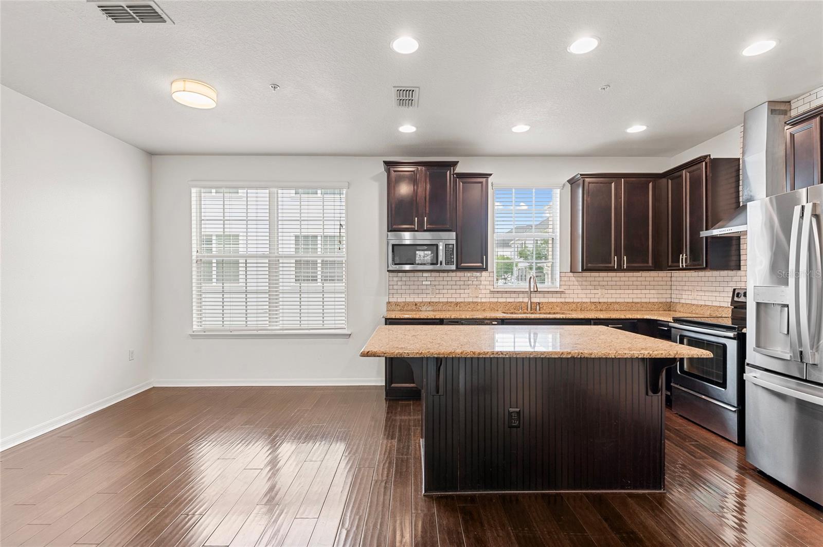 Image 13 of 33 For 2058 Prospect Avenue