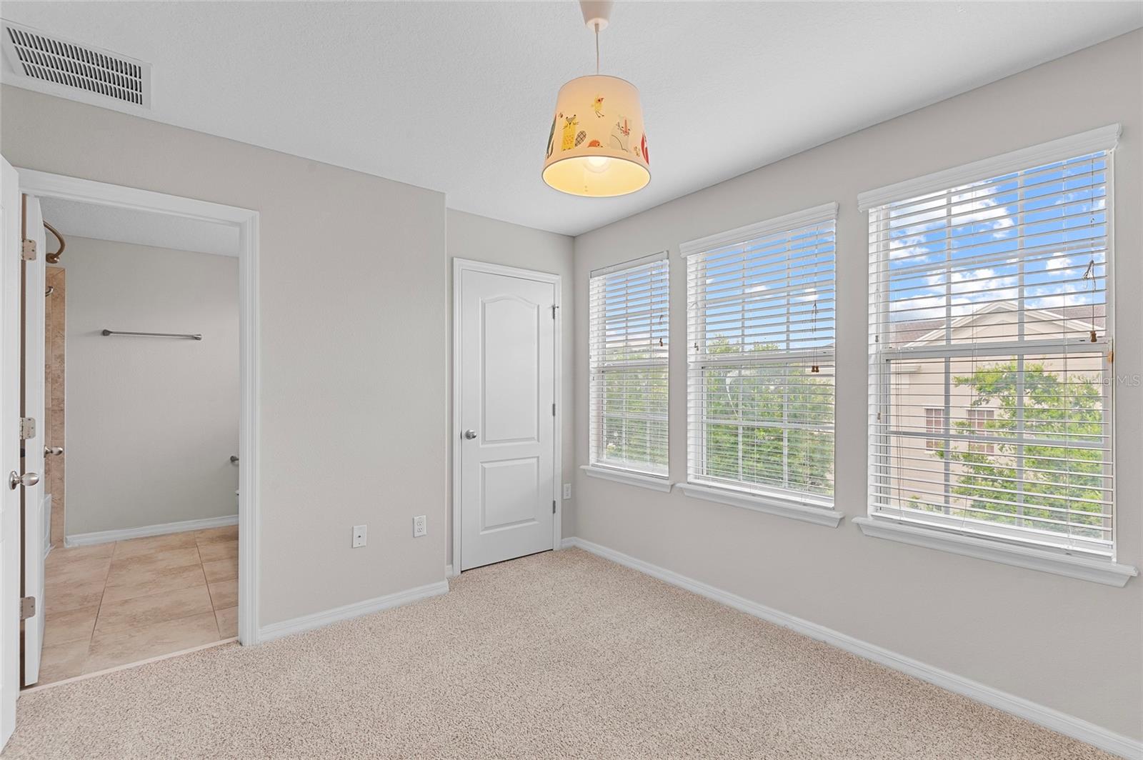 Image 31 of 33 For 2058 Prospect Avenue