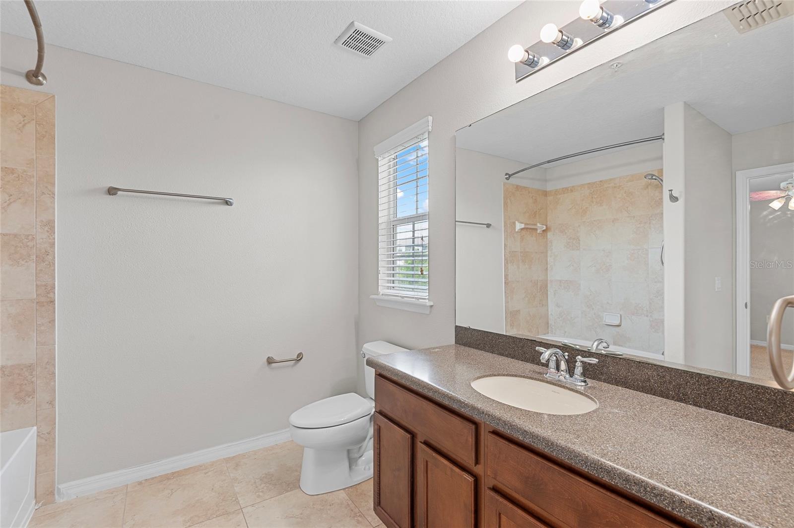 Image 32 of 33 For 2058 Prospect Avenue
