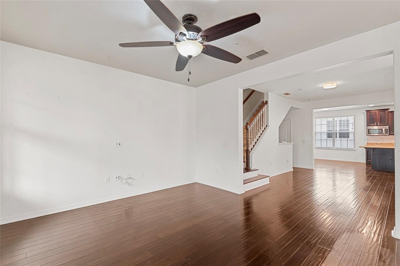 Image 6 of 33 For 2058 Prospect Avenue