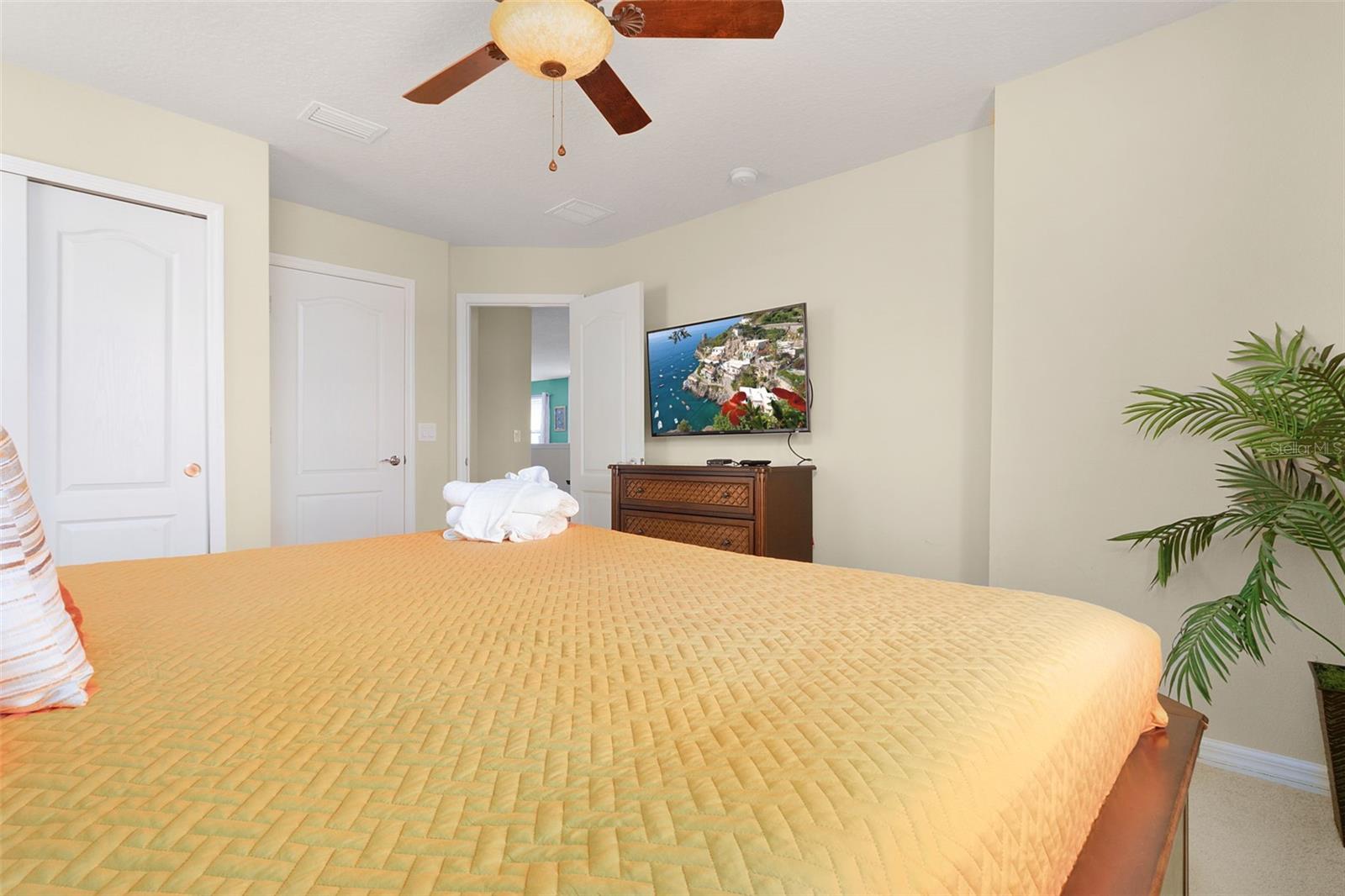 Image 40 of 93 For 8912 Rhodes Street