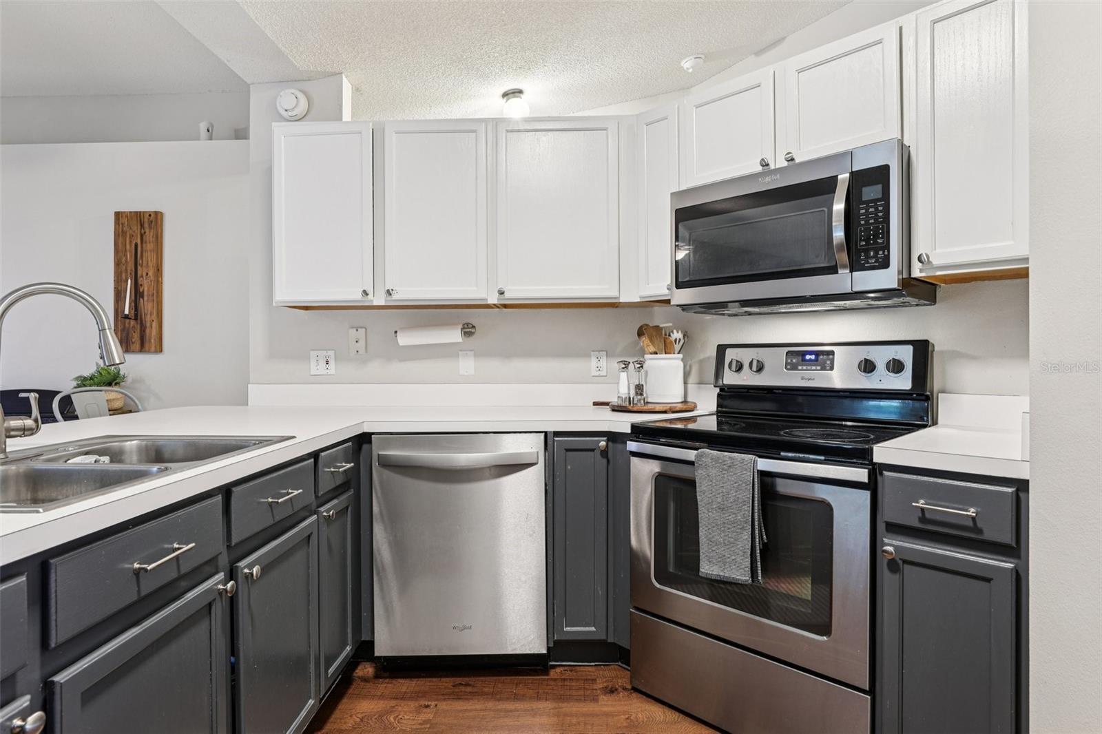 Image 13 of 57 For 857 Marquis Court