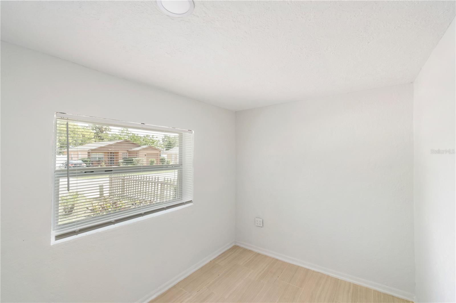 Image 14 of 23 For 320 Eaton Street