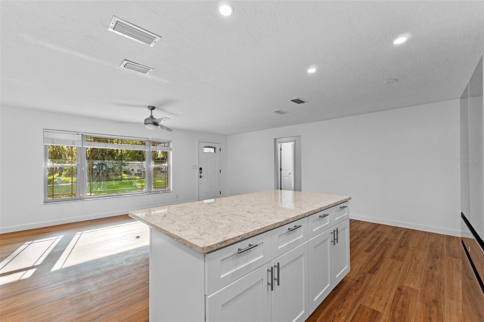 Image 11 of 32 For 241 Brittany Avenue